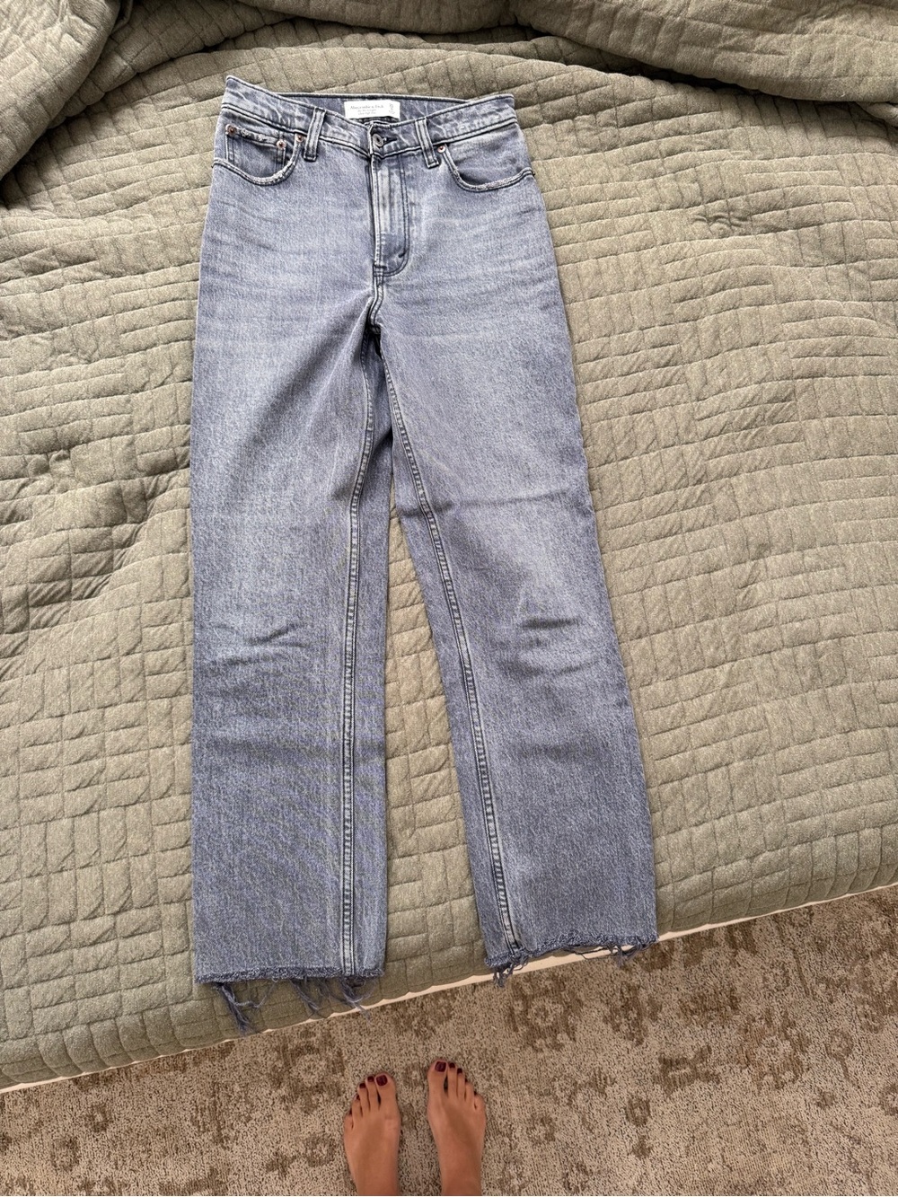 Abercrombie & Fitch Straight-Leg Jeans in Faded black/gray